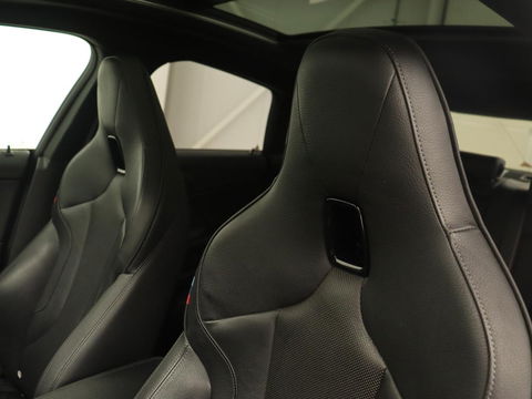 BMW 2 Serie 218i M Sport | Panoramadak | Sportstoelen | Leder | Camera | Carplay | Live Cockpit | Stoelverwarming | Getint glas | Navigatie | Climate control | Full LED