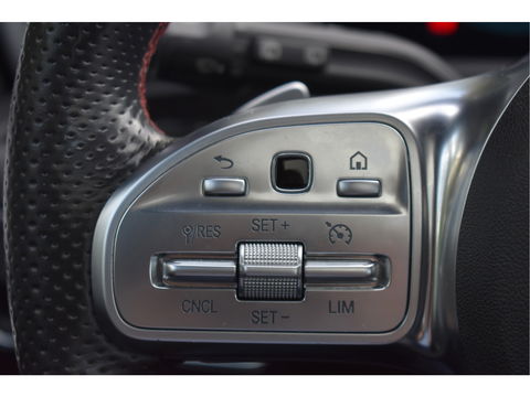 Mercedes-Benz A-Klasse 200 Business Solution AMG Night 163pk | Pano.dak | Camera | Sfeerverlichting | Virtual cockpit | Carplay | Stoelverwarming | Dodehoekdetectie