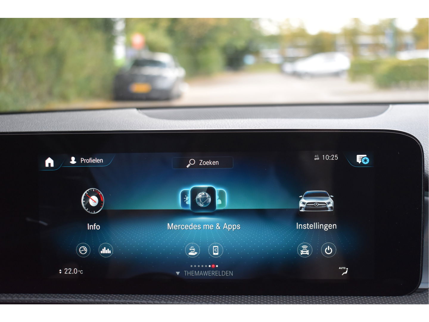 Mercedes-Benz A-Klasse 200 Business Solution AMG Night 163pk | Pano.dak | Camera | Sfeerverlichting | Virtual cockpit | Carplay | Stoelverwarming | Dodehoekdetectie