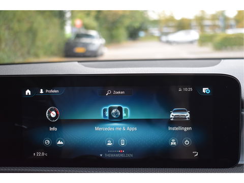 Mercedes-Benz A-Klasse 200 Business Solution AMG Night 163pk | Pano.dak | Camera | Sfeerverlichting | Virtual cockpit | Carplay | Stoelverwarming | Dodehoekdetectie
