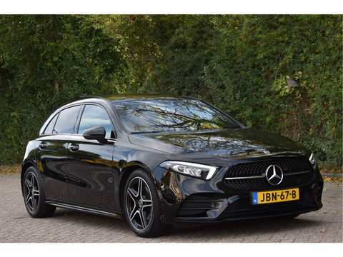 Mercedes-Benz A-Klasse 200 Business Solution AMG Night 163pk | Pano.dak | Camera | Sfeerverlichting | Virtual cockpit | Carplay | Stoelverwarming | Dodehoekdetectie
