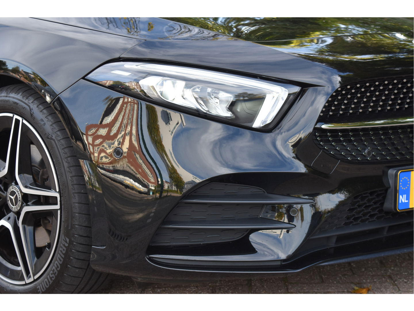 Mercedes-Benz A-Klasse 200 Business Solution AMG Night 163pk | Pano.dak | Camera | Sfeerverlichting | Virtual cockpit | Carplay | Stoelverwarming | Dodehoekdetectie