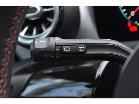 Mercedes-Benz A-Klasse 200 Business Solution AMG Night 163pk | Pano.dak | Camera | Sfeerverlichting | Virtual cockpit | Carplay | Stoelverwarming | Dodehoekdetectie
