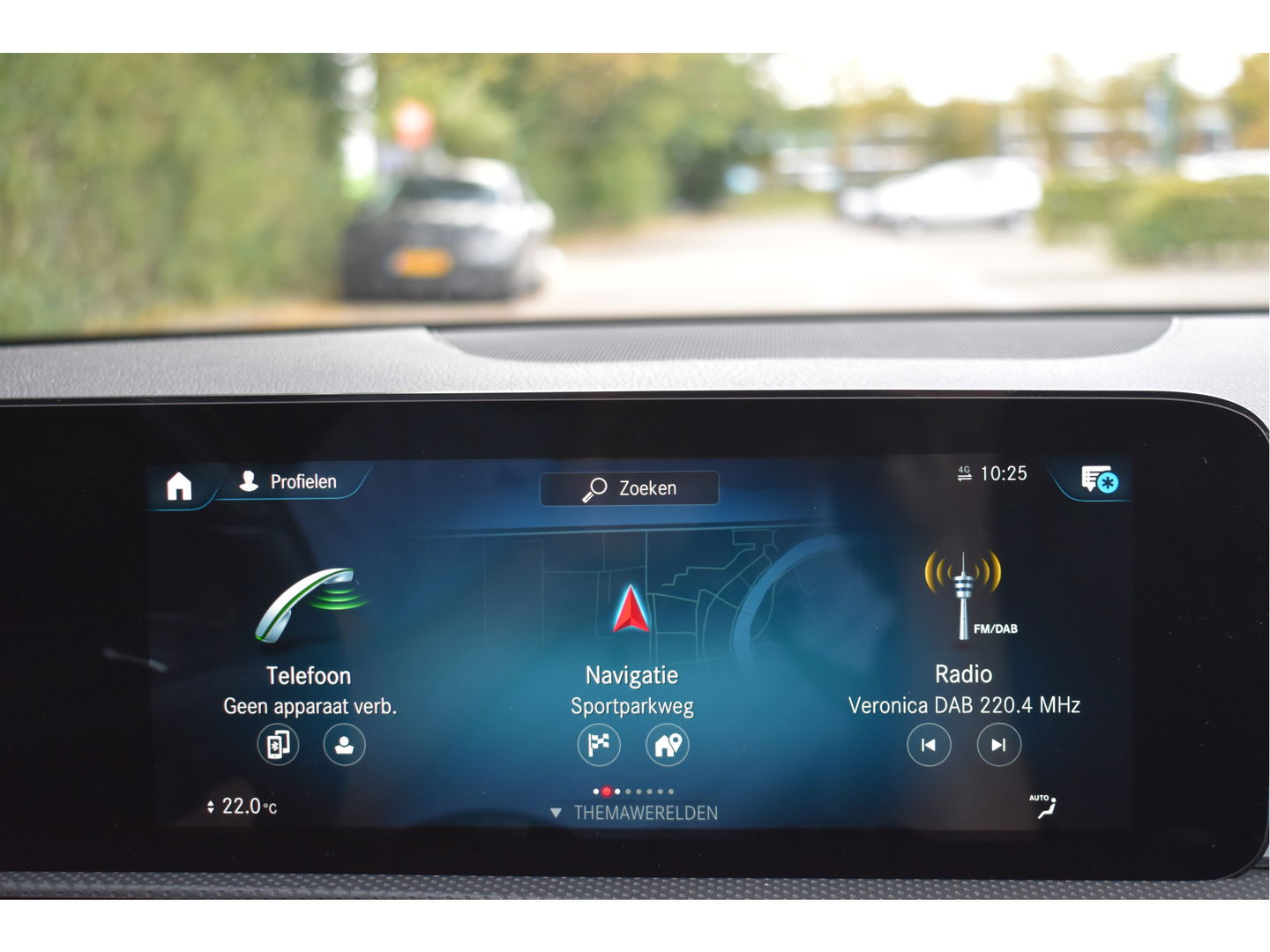 Mercedes-Benz A-Klasse 200 Business Solution AMG Night 163pk | Pano.dak | Camera | Sfeerverlichting | Virtual cockpit | Carplay | Stoelverwarming | Dodehoekdetectie