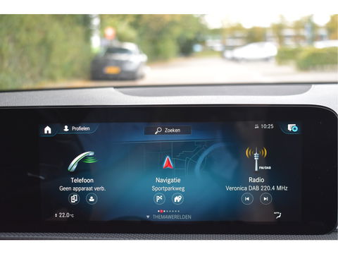 Mercedes-Benz A-Klasse 200 Business Solution AMG Night 163pk | Pano.dak | Camera | Sfeerverlichting | Virtual cockpit | Carplay | Stoelverwarming | Dodehoekdetectie