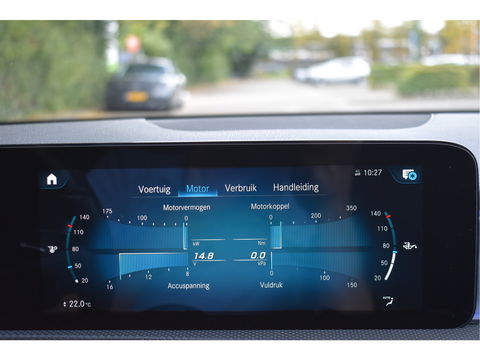 Mercedes-Benz A-Klasse 200 Business Solution AMG Night 163pk | Pano.dak | Camera | Sfeerverlichting | Virtual cockpit | Carplay | Stoelverwarming | Dodehoekdetectie