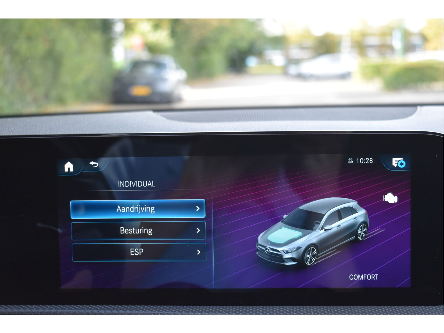 Mercedes-Benz A-Klasse 200 Business Solution AMG Night 163pk | Pano.dak | Camera | Sfeerverlichting | Virtual cockpit | Carplay | Stoelverwarming | Dodehoekdetectie