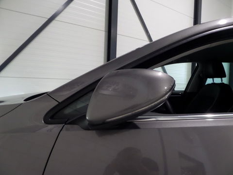 Volkswagen GOLF Variant 1.2 TSI Business Edition Connected R-Line "Origineel NL!" 1e eigenaar! Xenon-LED Apple-Carplay Trekhaak