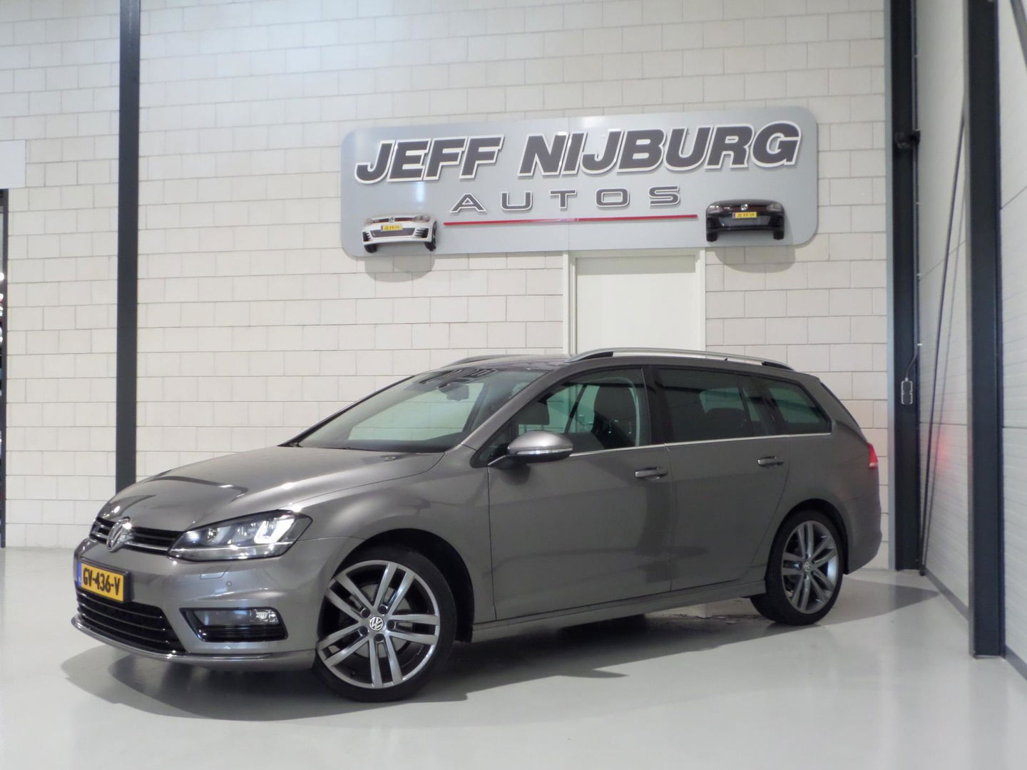 Volkswagen GOLF Variant 1.2 TSI Business Edition Connected R-Line "Origineel NL!" 1e eigenaar! Xenon-LED Apple-Carplay Trekhaak