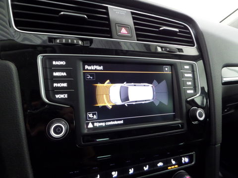 Volkswagen GOLF Variant 1.2 TSI Business Edition Connected R-Line "Origineel NL!" 1e eigenaar! Xenon-LED Apple-Carplay Trekhaak