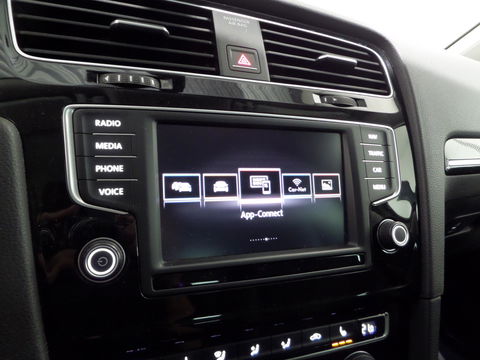 Volkswagen GOLF Variant 1.2 TSI Business Edition Connected R-Line "Origineel NL!" 1e eigenaar! Xenon-LED Apple-Carplay Trekhaak