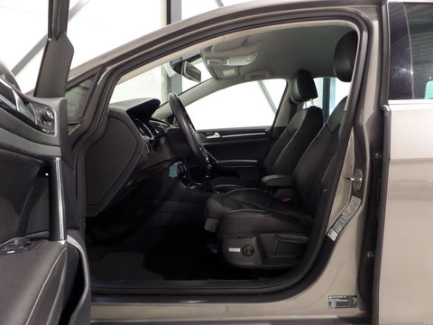 Volkswagen GOLF Variant 1.2 TSI Business Edition Connected R-Line "Origineel NL!" 1e eigenaar! Xenon-LED Apple-Carplay Trekhaak