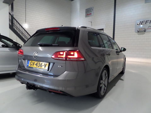Volkswagen GOLF Variant 1.2 TSI Business Edition Connected R-Line "Origineel NL!" 1e eigenaar! Xenon-LED Apple-Carplay Trekhaak