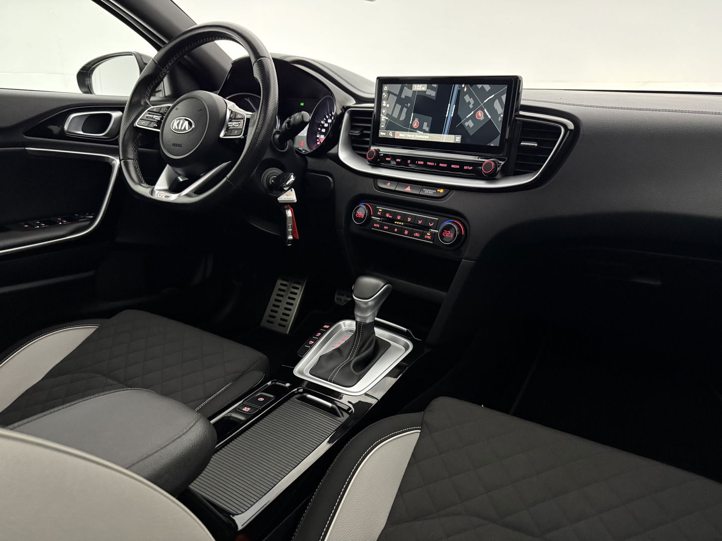 Kia ProCeed 1.5 T-GDi MHEV GT-Line | 170PK | Pano | Trekh | Camera | Carplay | Cruise | LED | NAP