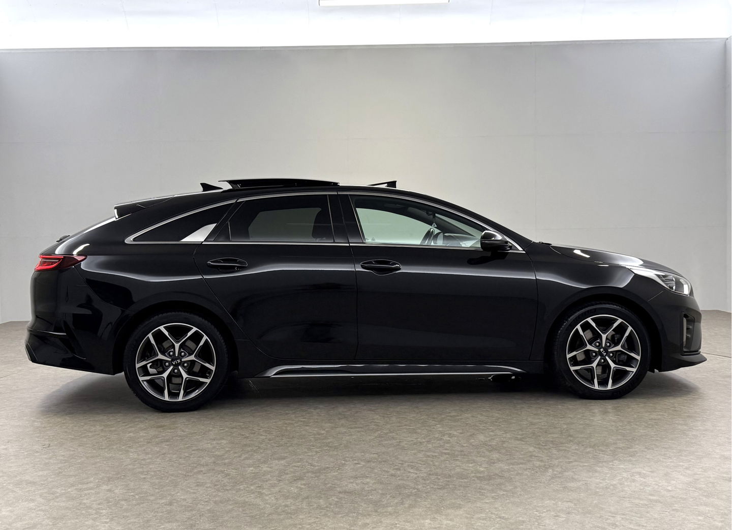 Kia ProCeed 1.5 T-GDi MHEV GT-Line | 170PK | Pano | Trekh | Camera | Carplay | Cruise | LED | NAP