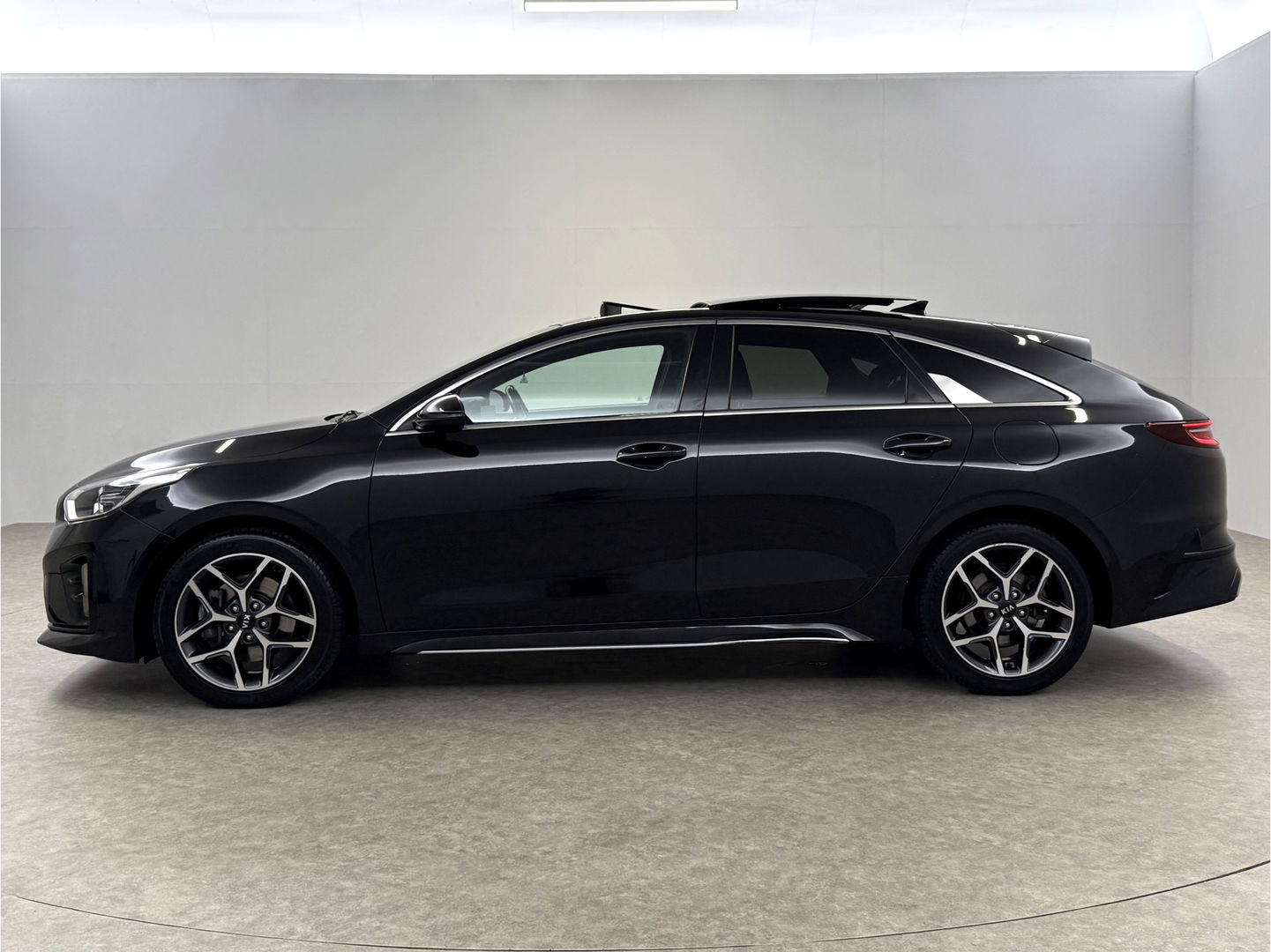 Kia ProCeed 1.5 T-GDi MHEV GT-Line | 170PK | Pano | Trekh | Camera | Carplay | Cruise | LED | NAP