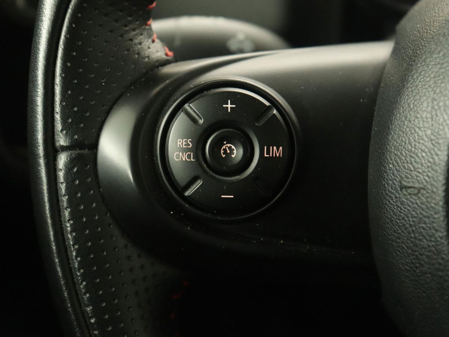 MINI Countryman 2.0 Cooper S E ALL4 | Carplay | Half leder | Navigatie | Cruise control | 19'' | Airco | Full LED | Digital Cockpit | Parkeerhulp | PHEV | Plug In