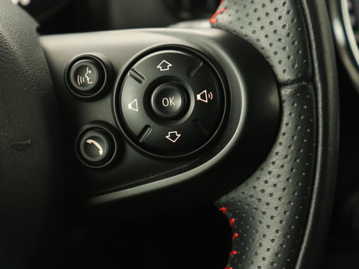 MINI Countryman 2.0 Cooper S E ALL4 | Carplay | Half leder | Navigatie | Cruise control | 19'' | Airco | Full LED | Digital Cockpit | Parkeerhulp | PHEV | Plug In