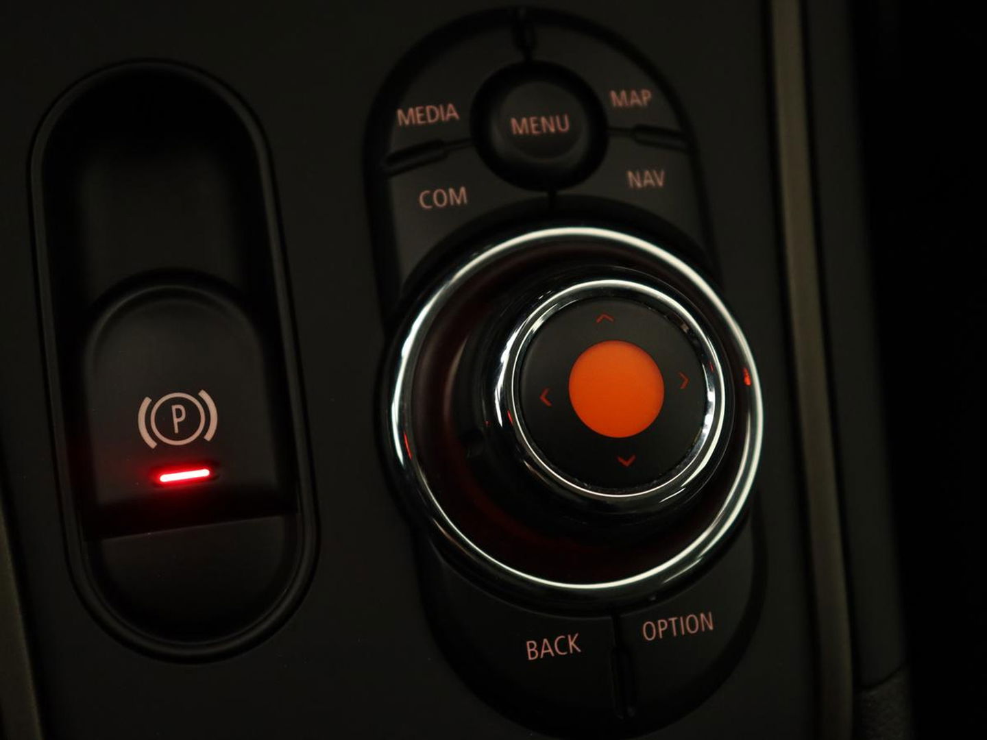 MINI Countryman 2.0 Cooper S E ALL4 | Carplay | Half leder | Navigatie | Cruise control | 19'' | Airco | Full LED | Digital Cockpit | Parkeerhulp | PHEV | Plug In