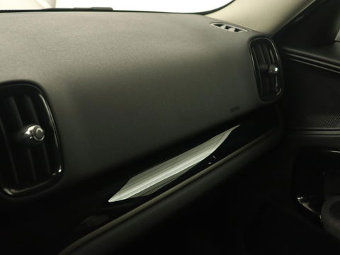 MINI Countryman 2.0 Cooper S E ALL4 | Carplay | Half leder | Navigatie | Cruise control | 19'' | Airco | Full LED | Digital Cockpit | Parkeerhulp | PHEV | Plug In