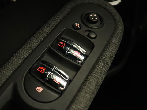 MINI Countryman 2.0 Cooper S E ALL4 | Carplay | Half leder | Navigatie | Cruise control | 19'' | Airco | Full LED | Digital Cockpit | Parkeerhulp | PHEV | Plug In