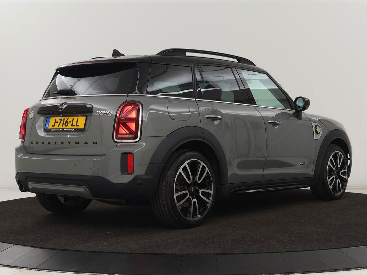 MINI Countryman 2.0 Cooper S E ALL4 | Carplay | Half leder | Navigatie | Cruise control | 19'' | Airco | Full LED | Digital Cockpit | Parkeerhulp | PHEV | Plug In