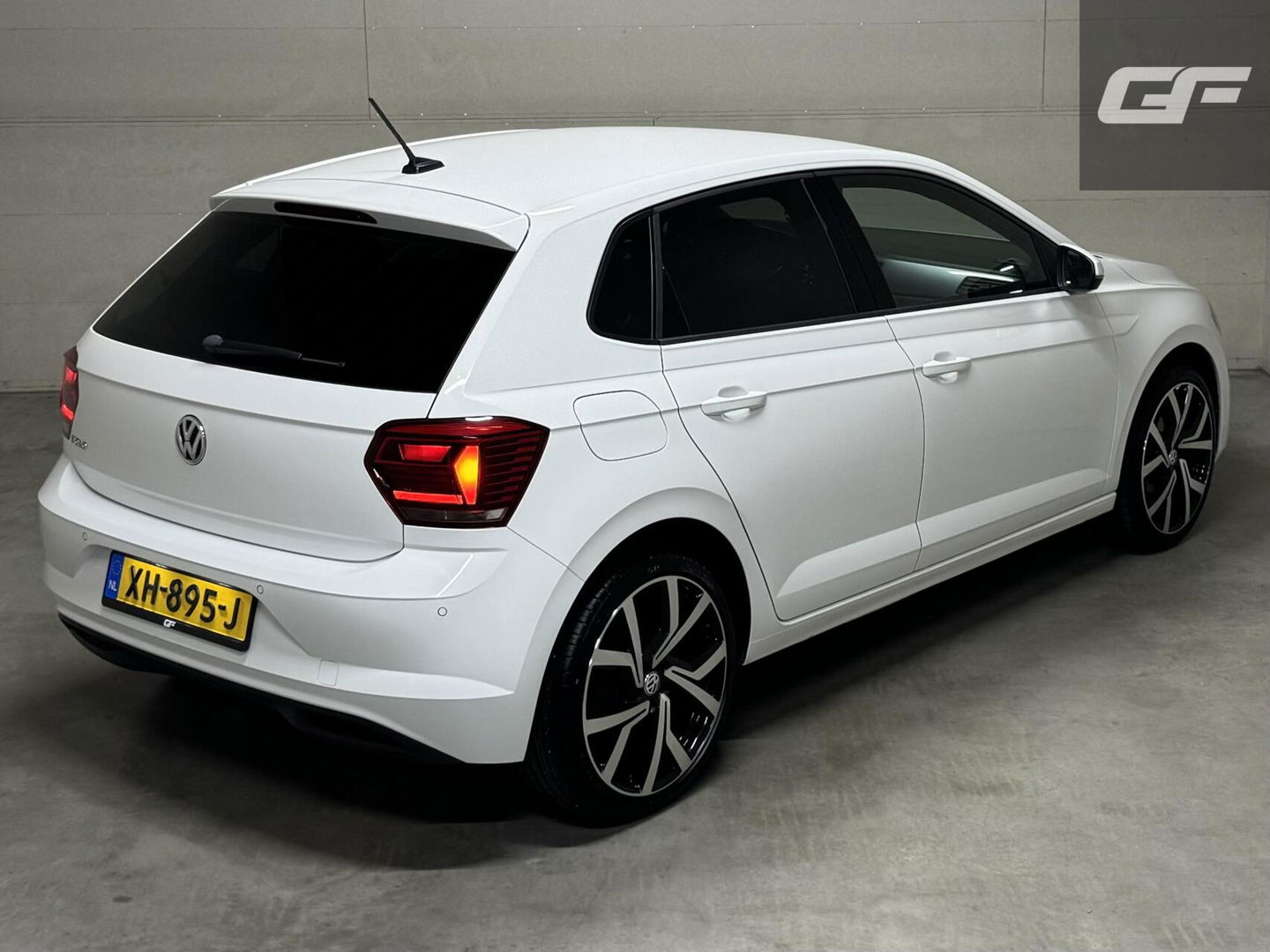 Volkswagen Polo 1.0 TSI 17” R-Line Airco ACC Carplay NAP