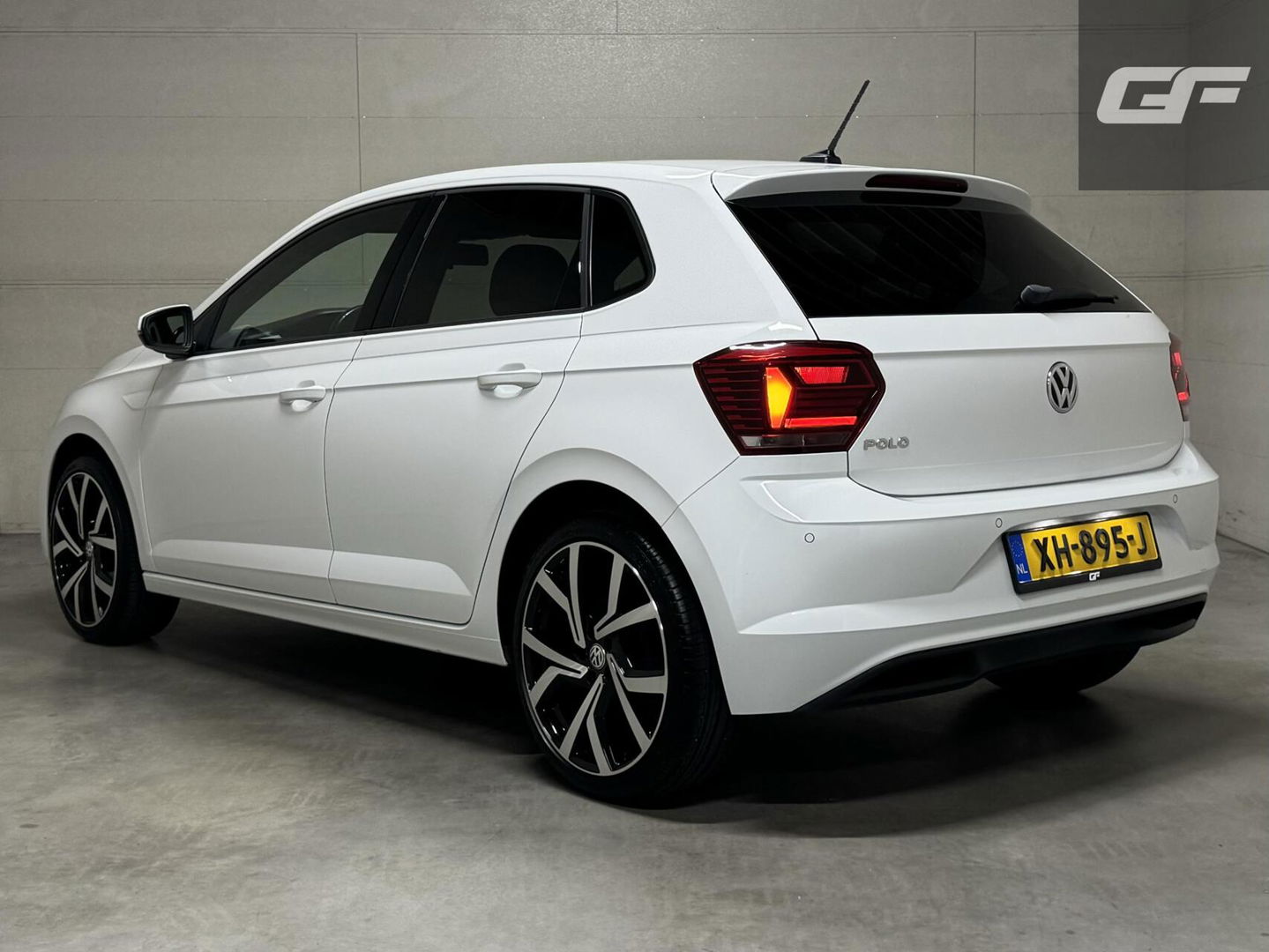 Volkswagen Polo 1.0 TSI 17” R-Line Airco ACC Carplay NAP
