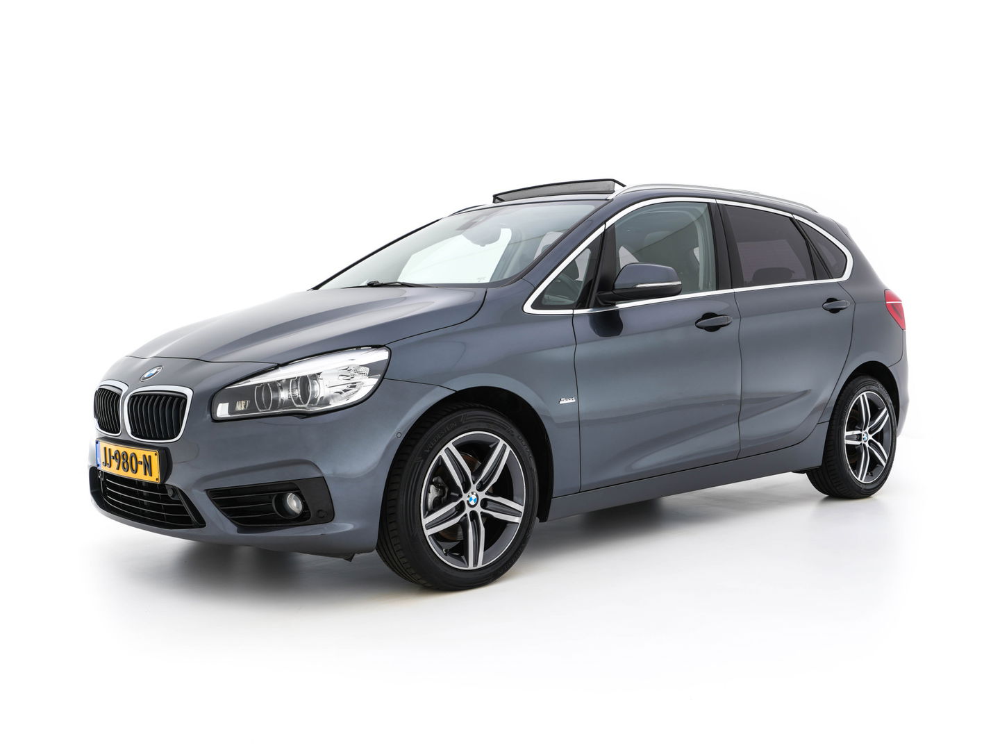 BMW 2 Serie Active Tourer 216d Centennial Executive Sport-line *PANO | FULL-LED | NAVI-FULLMAP | SPORT-SEATS | KEYLESS | ECC | PDC | CRUISE | PRIVACY-GLASS | TOWBAR | 17''ALU*