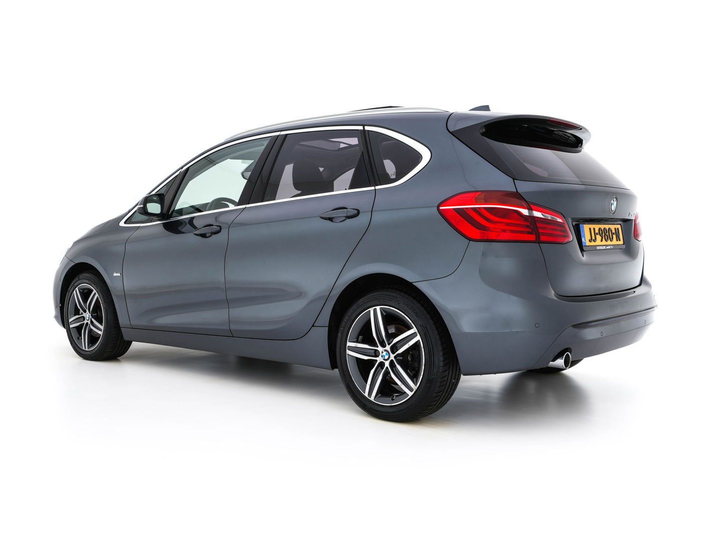 BMW 2 Serie Active Tourer 216d Centennial Executive Sport-line *PANO | FULL-LED | NAVI-FULLMAP | SPORT-SEATS | KEYLESS | ECC | PDC | CRUISE | PRIVACY-GLASS | TOWBAR | 17''ALU*