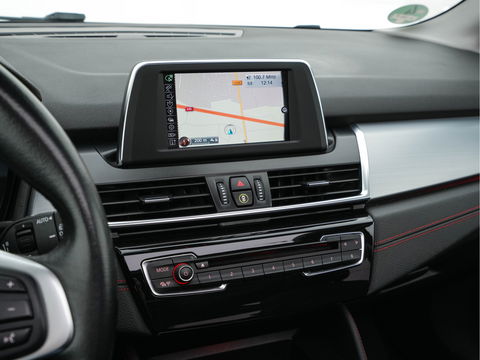 BMW 2 Serie Active Tourer 216d Centennial Executive Sport-line *PANO | FULL-LED | NAVI-FULLMAP | SPORT-SEATS | KEYLESS | ECC | PDC | CRUISE | PRIVACY-GLASS | TOWBAR | 17''ALU*