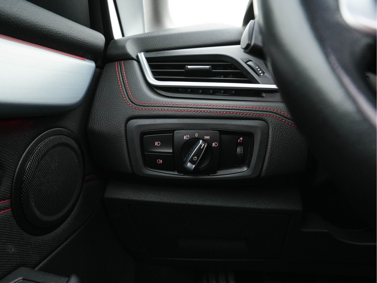 BMW 2 Serie Active Tourer 216d Centennial Executive Sport-line *PANO | FULL-LED | NAVI-FULLMAP | SPORT-SEATS | KEYLESS | ECC | PDC | CRUISE | PRIVACY-GLASS | TOWBAR | 17''ALU*