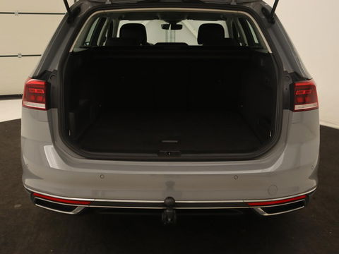 Volkswagen Passat 1.4 TSI PHEV GTE | Trekhaak | Stoelverwarming | Massage | Camera | Adaptive cruise | Carplay | Navigatie | Side Assist | Matrix LED | Plug In