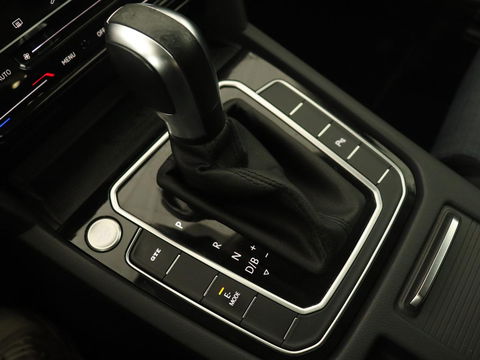 Volkswagen Passat 1.4 TSI PHEV GTE | Trekhaak | Stoelverwarming | Massage | Camera | Adaptive cruise | Carplay | Navigatie | Side Assist | Matrix LED | Plug In