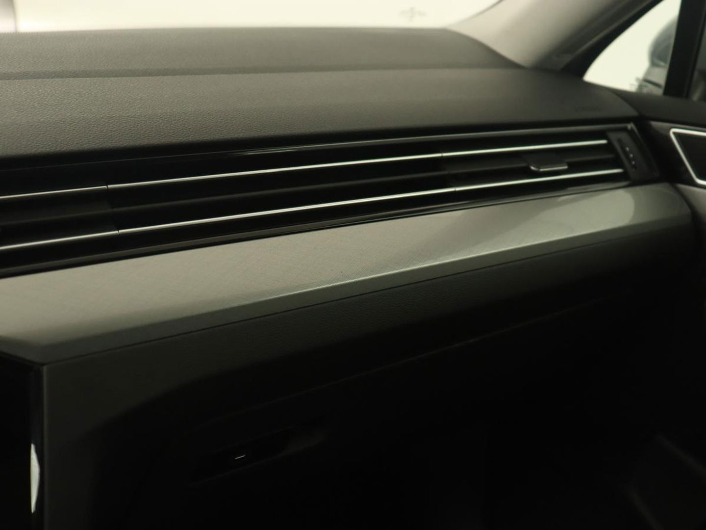 Volkswagen Passat 1.4 TSI PHEV GTE | Trekhaak | Stoelverwarming | Massage | Camera | Adaptive cruise | Carplay | Navigatie | Side Assist | Matrix LED | Plug In
