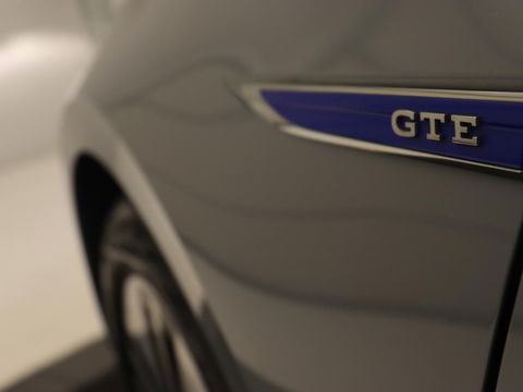 Volkswagen Passat 1.4 TSI PHEV GTE | Trekhaak | Stoelverwarming | Massage | Camera | Adaptive cruise | Carplay | Navigatie | Side Assist | Matrix LED | Plug In