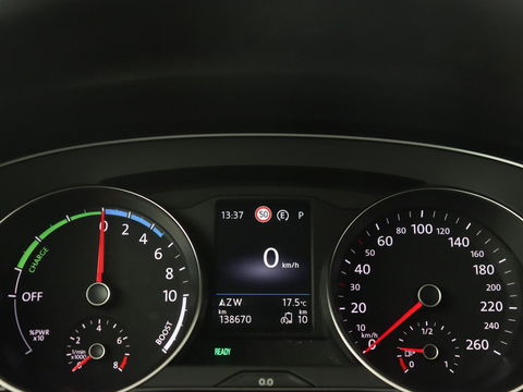 Volkswagen Passat 1.4 TSI PHEV GTE | Trekhaak | Stoelverwarming | Massage | Camera | Adaptive cruise | Carplay | Navigatie | Side Assist | Matrix LED | Plug In