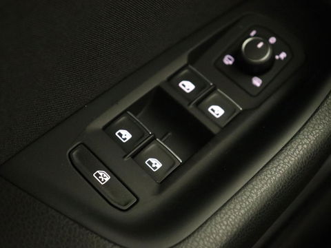 Volkswagen Passat 1.4 TSI PHEV GTE | Trekhaak | Stoelverwarming | Massage | Camera | Adaptive cruise | Carplay | Navigatie | Side Assist | Matrix LED | Plug In
