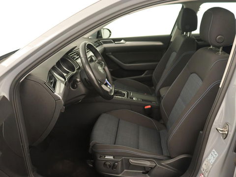 Volkswagen Passat 1.4 TSI PHEV GTE | Trekhaak | Stoelverwarming | Massage | Camera | Adaptive cruise | Carplay | Navigatie | Side Assist | Matrix LED | Plug In