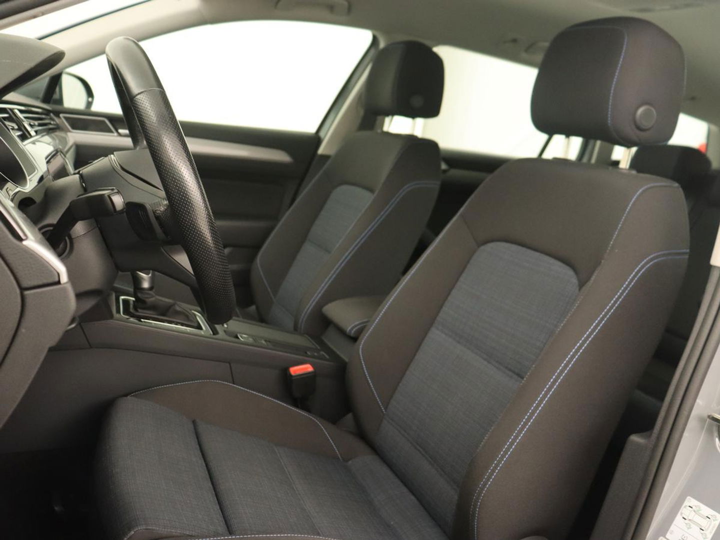 Volkswagen Passat 1.4 TSI PHEV GTE | Trekhaak | Stoelverwarming | Massage | Camera | Adaptive cruise | Carplay | Navigatie | Side Assist | Matrix LED | Plug In