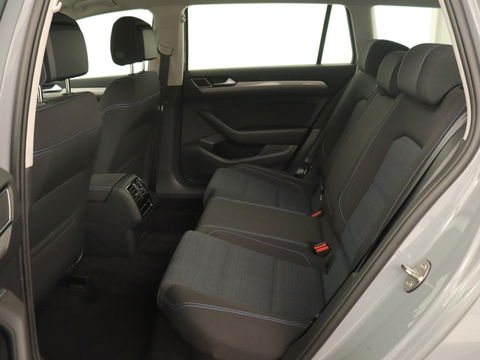 Volkswagen Passat 1.4 TSI PHEV GTE | Trekhaak | Stoelverwarming | Massage | Camera | Adaptive cruise | Carplay | Navigatie | Side Assist | Matrix LED | Plug In