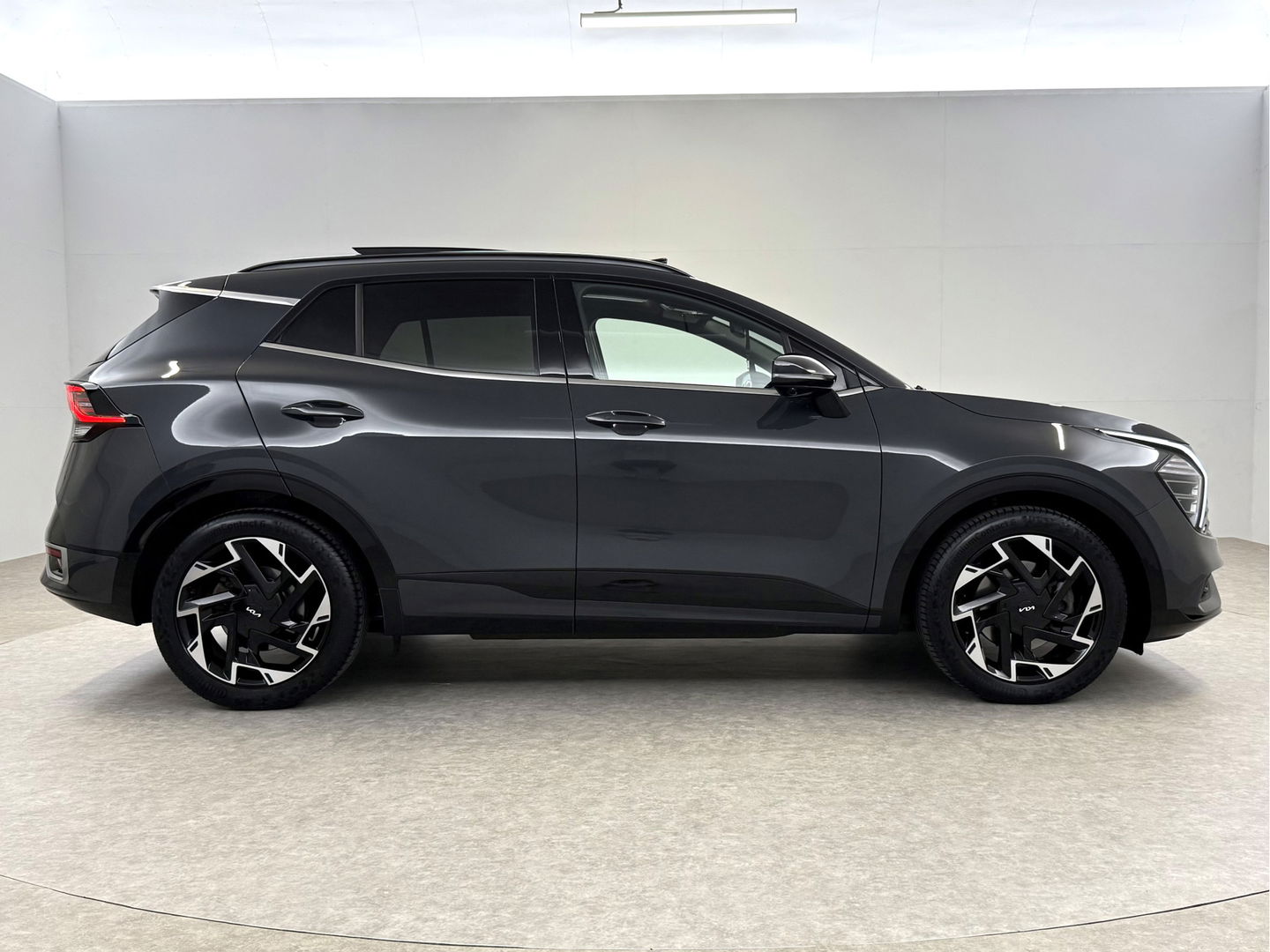 Kia Sportage 1.6 T-GDI MHEV AWD GT-line | Pano | Memory | Virtual | Sfeerverl. | 360° | Carplay | Verwarmd Stoel/Stuur
