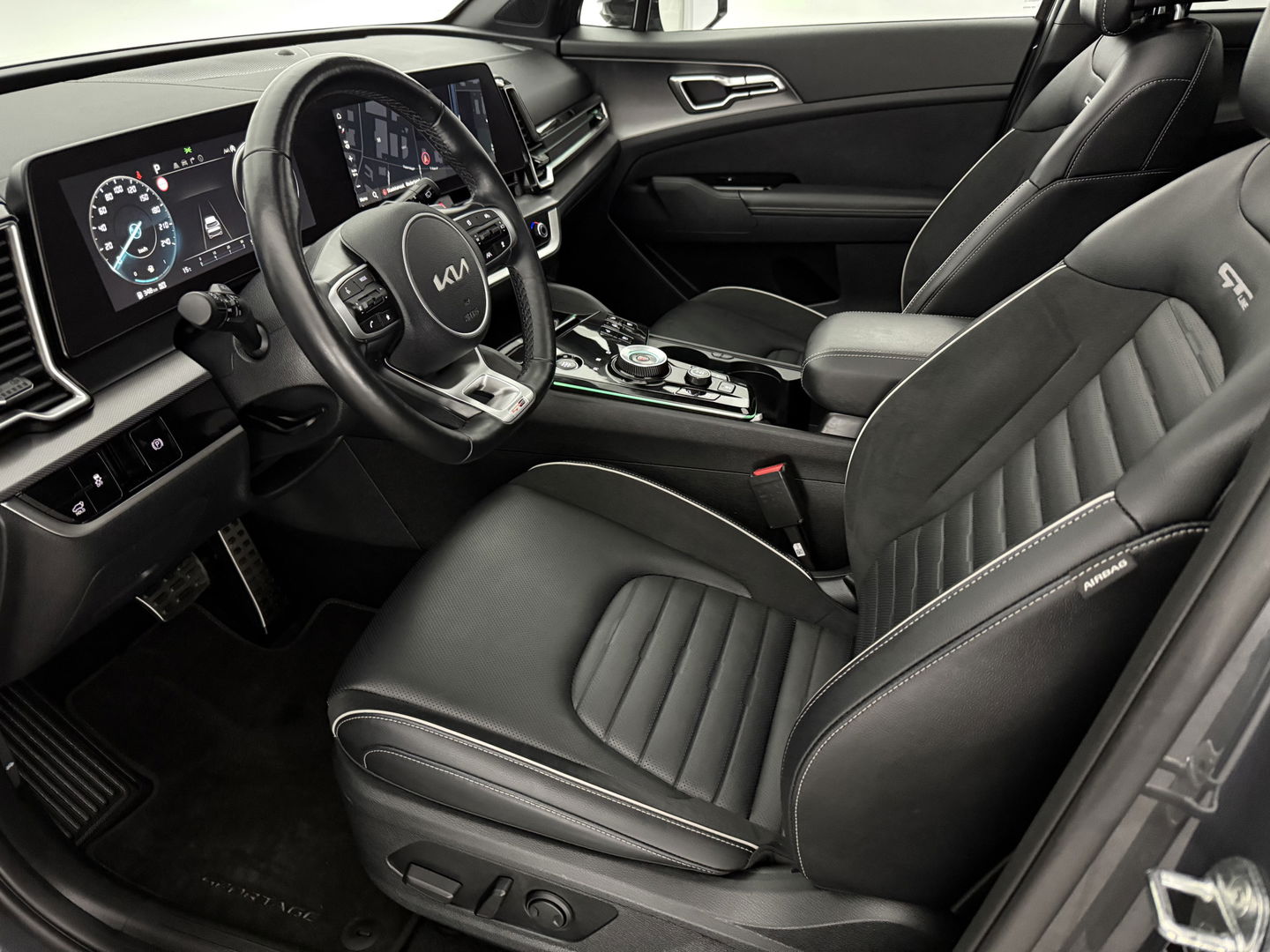 Kia Sportage 1.6 T-GDI MHEV AWD GT-line | Pano | Memory | Virtual | Sfeerverl. | 360° | Carplay | Verwarmd Stoel/Stuur