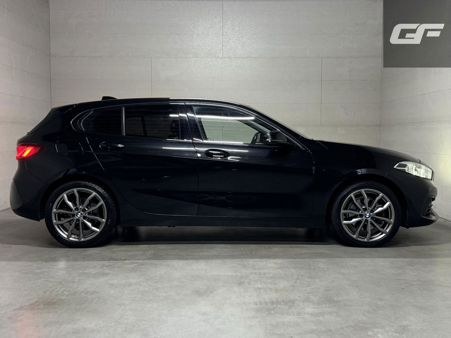 BMW 1 Serie 118i Sport Black Edition Navi Cruise CarPlay NAP