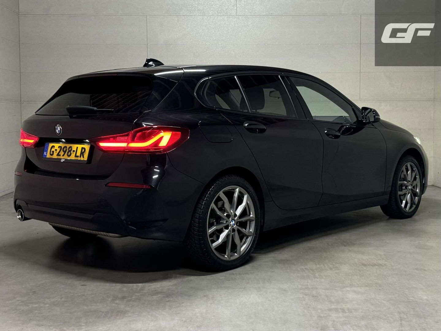 BMW 1 Serie 118i Sport Black Edition Navi Cruise CarPlay NAP