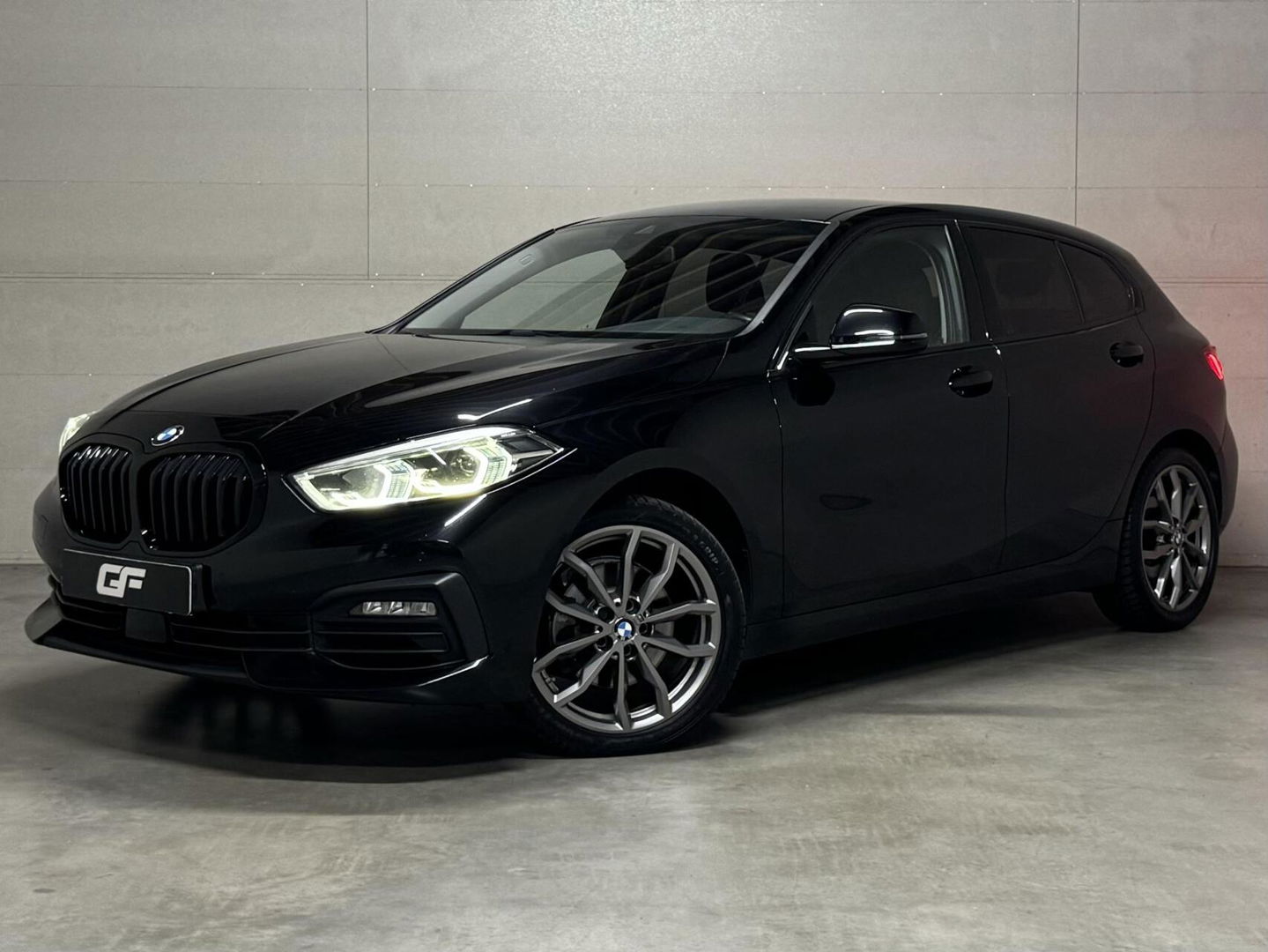 BMW 1 Serie 118i Sport Black Edition Navi Cruise CarPlay NAP