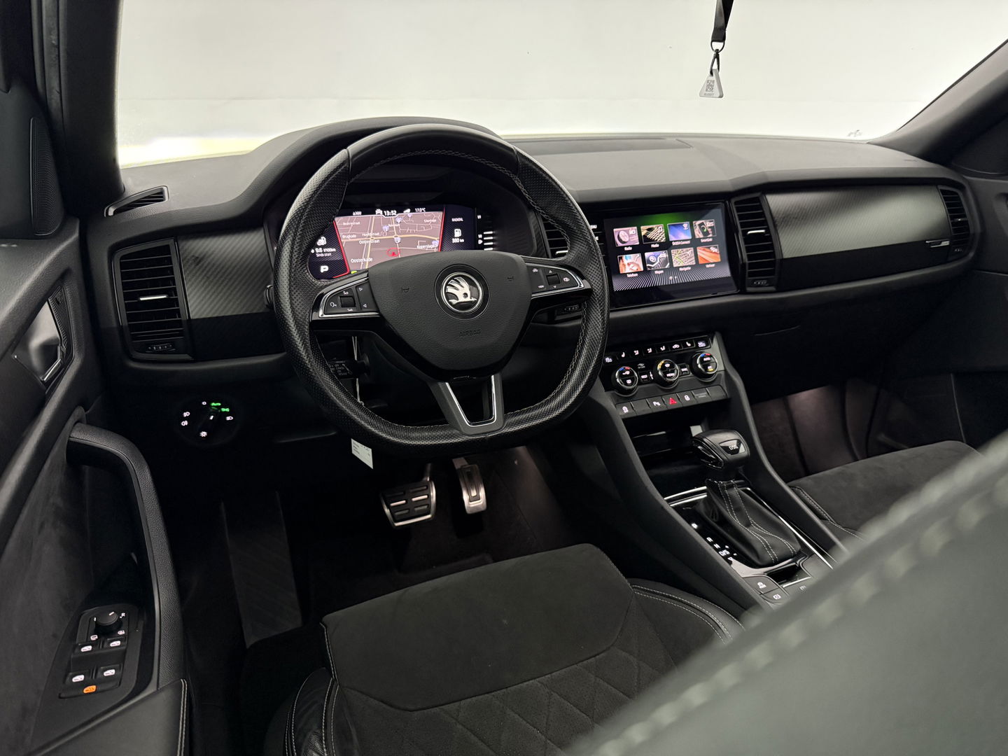 Škoda Kodiaq 1.5 TSI Sportline Business | Pano | Virtual | Sfeerverl. | Memory | Carplay | Trekh. | Adaptive Cruise l NAP
