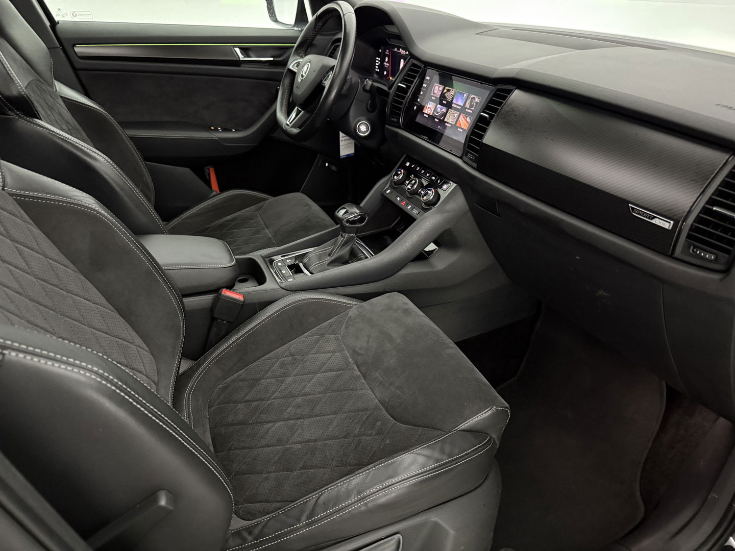 Škoda Kodiaq 1.5 TSI Sportline Business | Pano | Virtual | Sfeerverl. | Memory | Carplay | Trekh. | Adaptive Cruise