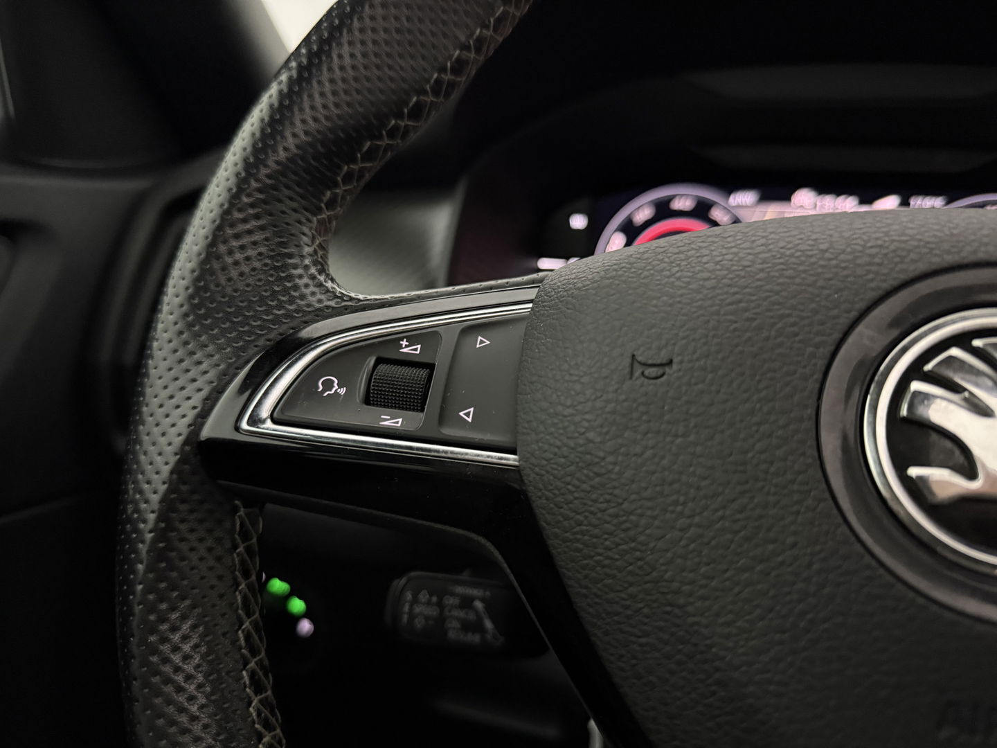 Škoda Kodiaq 1.5 TSI Sportline Business | Pano | Virtual | Sfeerverl. | Memory | Carplay | Trekh. | Adaptive Cruise