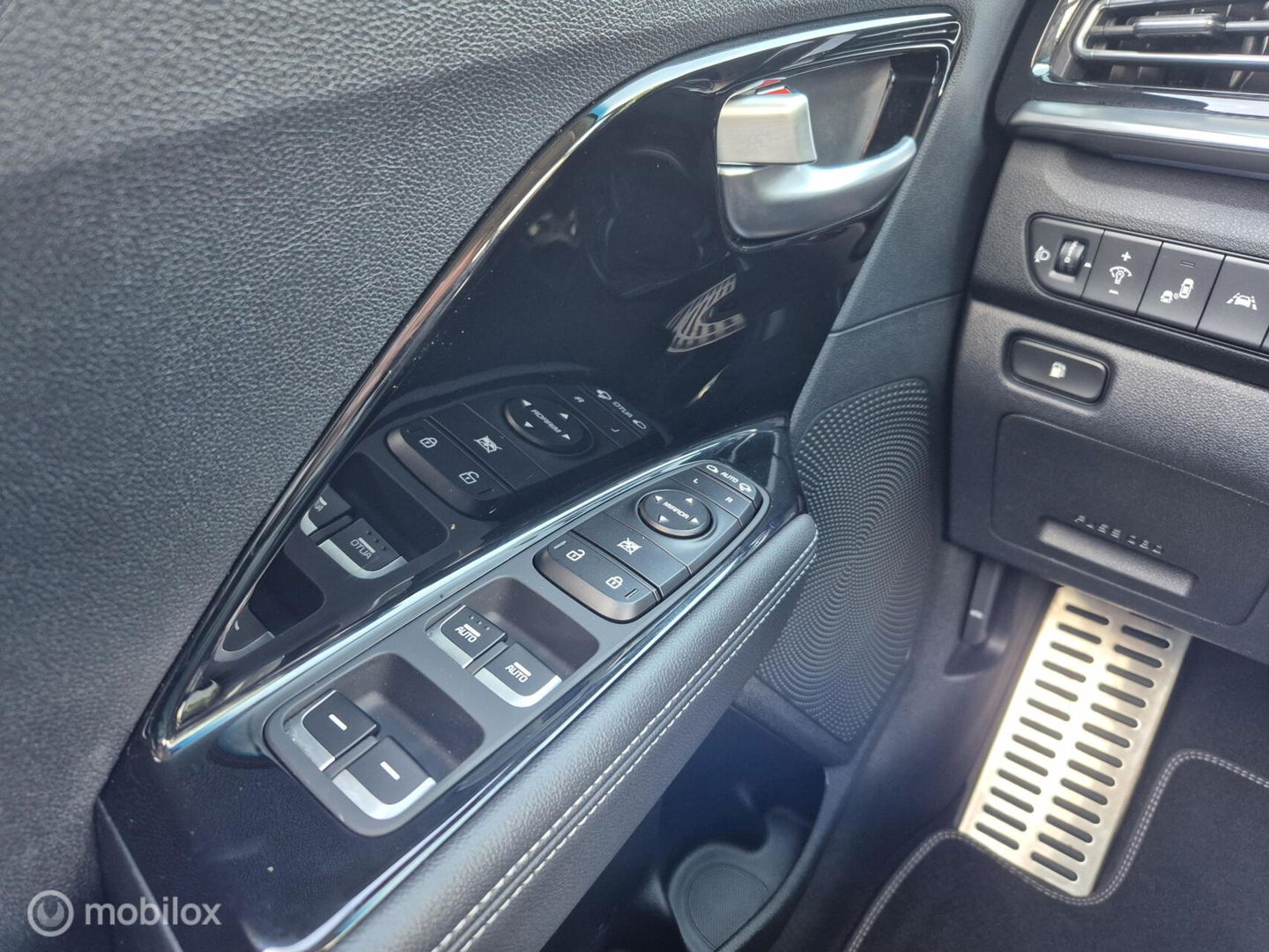 Kia Niro 1.6 GDi Hybrid DynamicPlusLine, Leer, Camera, Carplay